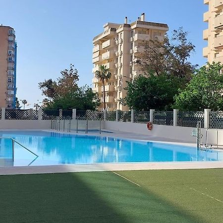 Elegante Alojamiento Con Piscina A 200 M Del Mar. Apartment Benalmadena Bagian luar foto