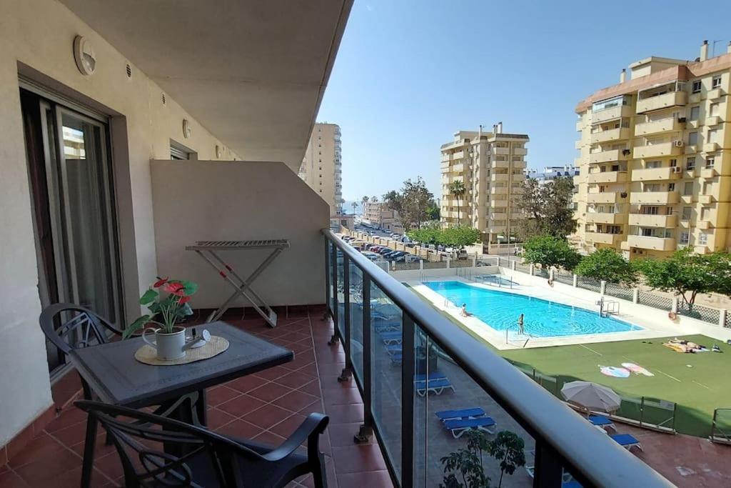 Elegante Alojamiento Con Piscina A 200 M Del Mar. Apartment Benalmadena Bagian luar foto