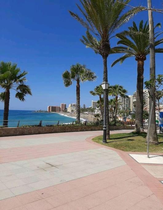 Elegante Alojamiento Con Piscina A 200 M Del Mar. Apartment Benalmadena Bagian luar foto